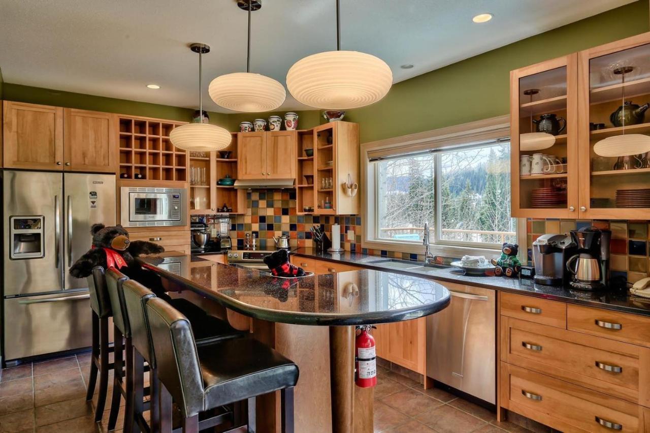 Soleil Chalet By Bear Country Sun Peaks Exterior foto